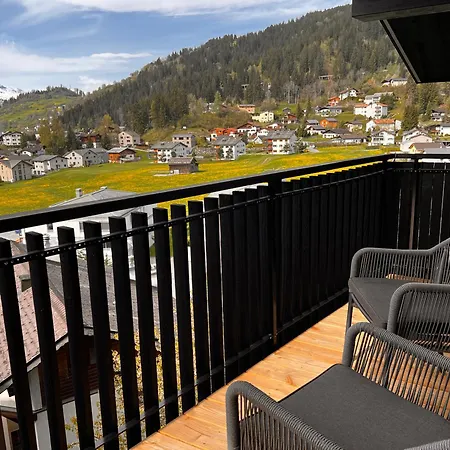 Black Summit Boutique * Laax