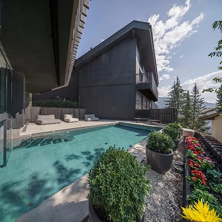 Black Summit Boutique * Laax