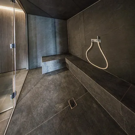 Black Summit Boutique