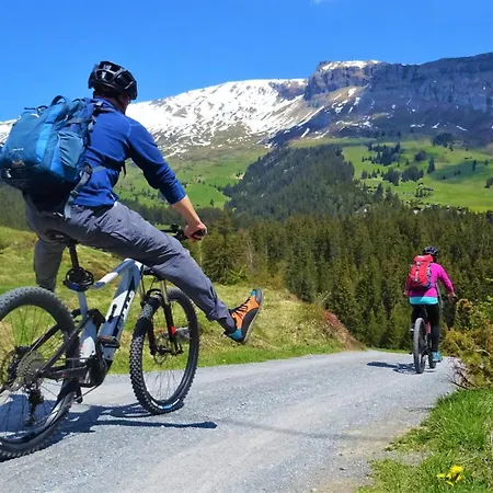 Black Summit Boutique Laax