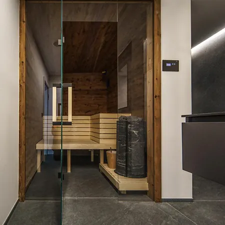 Black Summit Boutique *