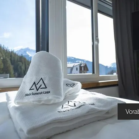 Black Summit Boutique