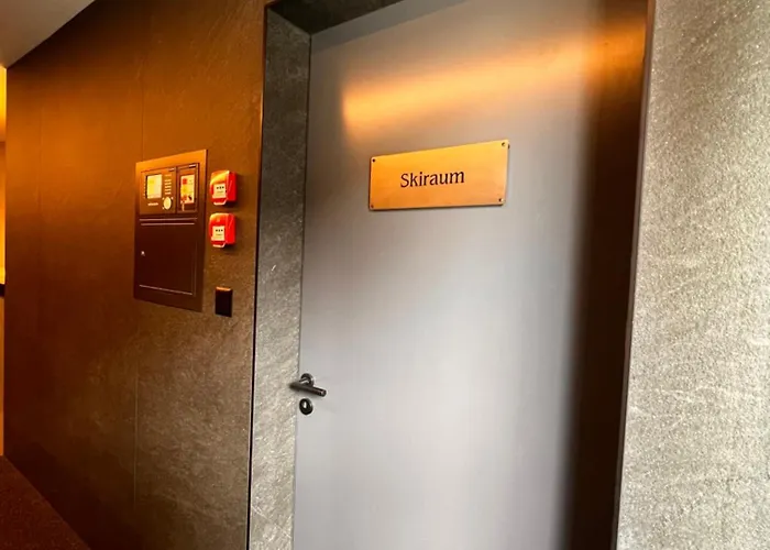 Black Summit Boutique لاكس