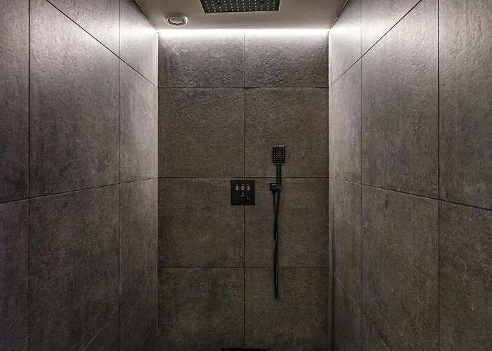 Black Summit Boutique شقة لاكس