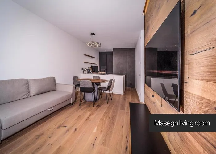 Black Summit Boutique *